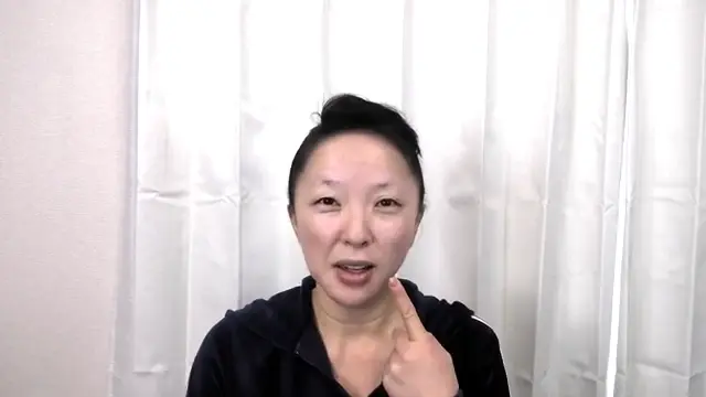 笑顔の女性