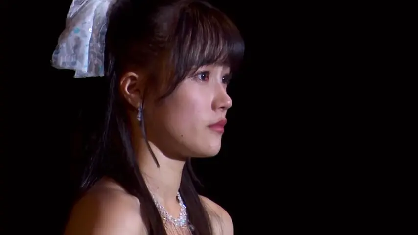 横顔の女性