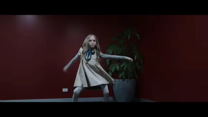 ダンスする少女