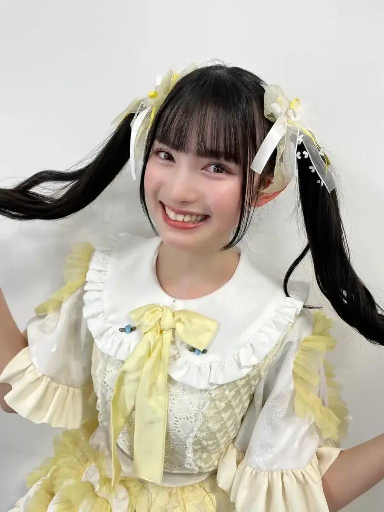 ツインテールの女性