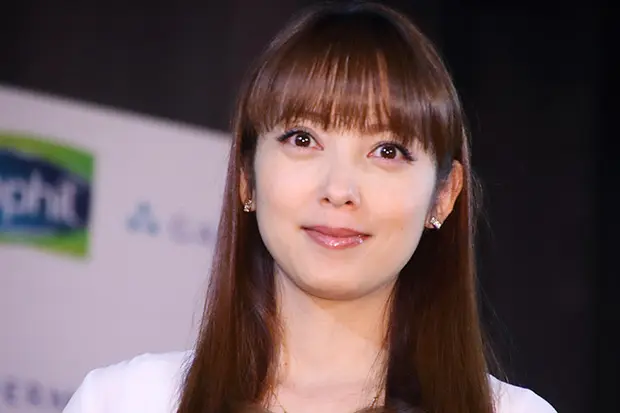 髪の長い女性