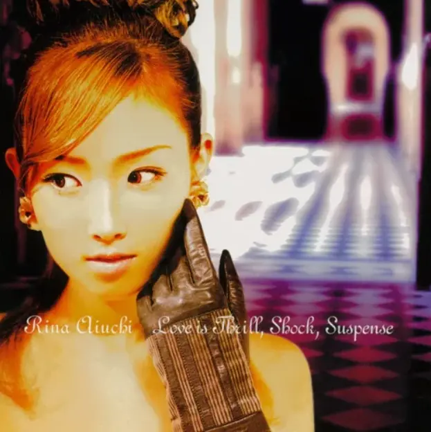 手袋をした女性